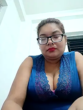 Snapshot of Elie_Hallway chatting on July 28, 5:45 pm Elie Hallway online show from July 28, 5:45 pm
