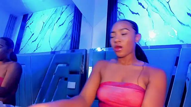 emii brown online show from April 8, 1:38 am