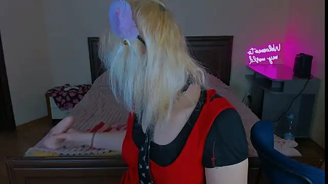 hannah kitty punk online show from April 13, 8:03 pm