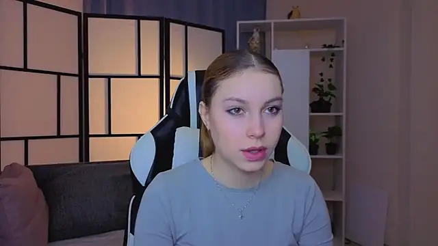 Snapshot of JadwigaTagliavia chatting on February 3, 8:25 pm JadwigaTagliavia online show from February 3, 8:25 pm