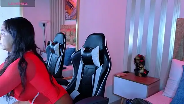 amara queen  online show from April 17, 11:46 am