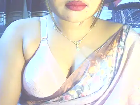 Snapshot of Nusrat_Faria chatting on March 3, 4:35 pm Nusrat Faria online show from March 3, 4:35 pm