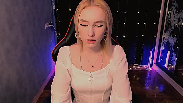 Snapshot of crybambi chatting on February 20, 8:05 am crybambi online show from February 20, 8:05 am