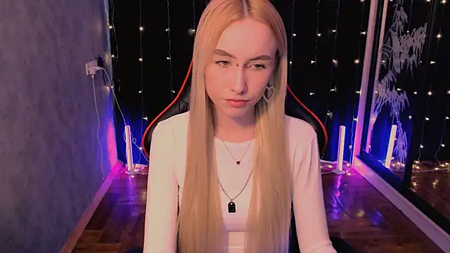 Snapshot of crybambi chatting on March 3, 7:25 am crybambi online show from March 3, 7:25 am