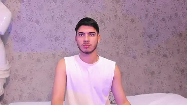 Snapshot of Apolo_Gray chatting on February 13, 6:31 am Apolo Gray online show from February 13, 6:31 am