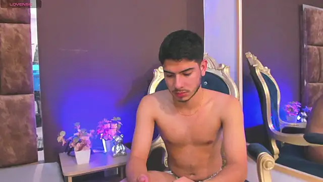 Snapshot of Apolo_Gray chatting on February 20, 4:09 am Apolo Gray online show from February 20, 4:09 am