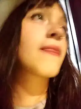 dieciochoyundia online show from March 2, 12:35 am