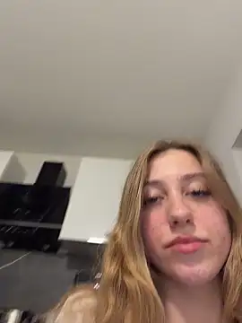 romyxxs online show from April 10, 8:02 pm