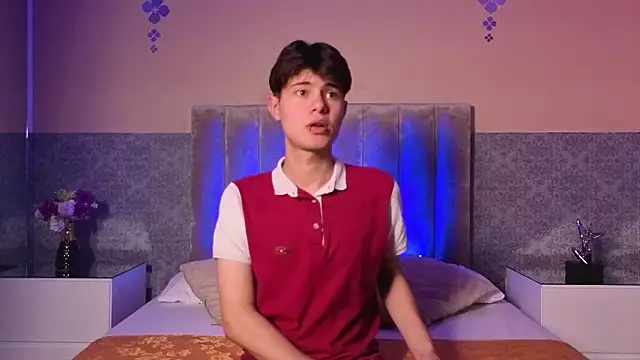 Derek Sinn online show from February 19, 8:05 pm