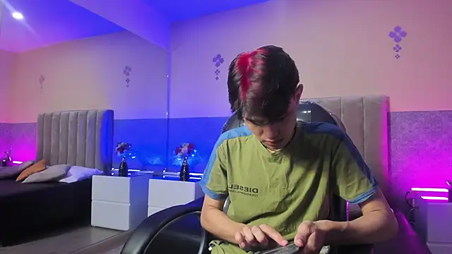 Derek Sinn online show from March 29, 1:11 pm