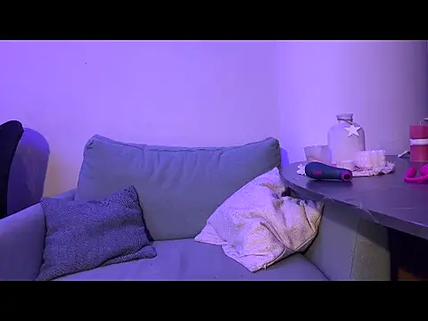 xBadRed online show from February 12, 8:15 pm