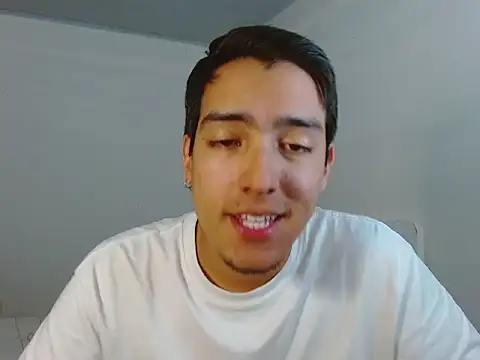 Snapshot of NickFin chatting on June 4, 7:53 pm NickFin online show from June 4, 7:53 pm
