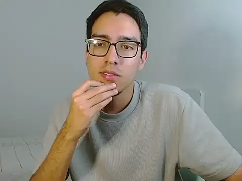 Snapshot of NickFin chatting on June 5, 7:19 pm NickFin online show from June 5, 7:19 pm