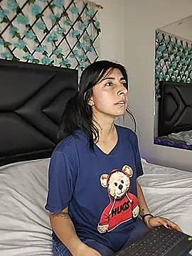 Snapshot of EmmaWilliamss4 chatting on January 31, 10:19 pm EmmaWilliamss4 online show from January 31, 10:19 pm