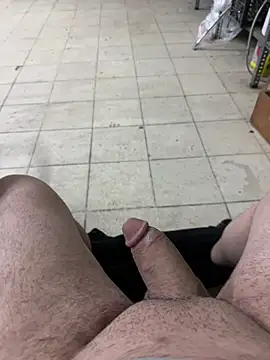 Snapshot of Can3438q chatting on February 3, 5:29 pm Can3438q online show from February 3, 5:29 pm