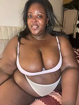 BouncyBBW online show from July 25, 9:45 pm