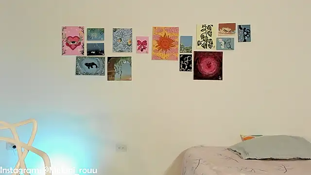 Snapshot of melrousses_ chatting on February 13, 4:41 am melrousses online show from February 13, 4:41 am