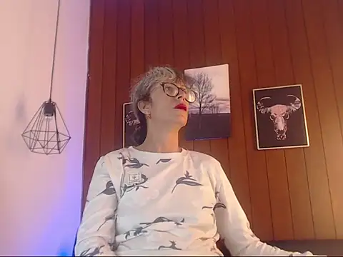 Snapshot of laurasofia45 chatting on February 26, 1:26 am laurasofia45 online show from February 26, 1:26 am