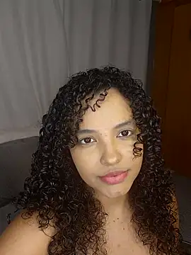 Snapshot of pandinhagamer chatting on June 27, 11:43 pm pandinhagamer online show from June 27, 11:43 pm