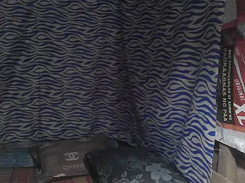 Snapshot of sexymom_siovie chatting on February 9, 5:33 am sexymom siovie online show from February 9, 5:33 am