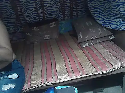 Snapshot of sexymom_siovie chatting on March 3, 6:30 am sexymom siovie online show from March 3, 6:30 am