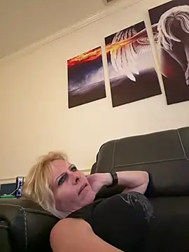 Snapshot of FireAfterDark chatting on April 26, 5:49 am FireAfterDark online show from April 26, 5:49 am