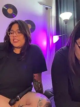 Snapshot of KittyTatts chatting on February 19, 2:51 am KittyTatts online show from February 19, 2:51 am