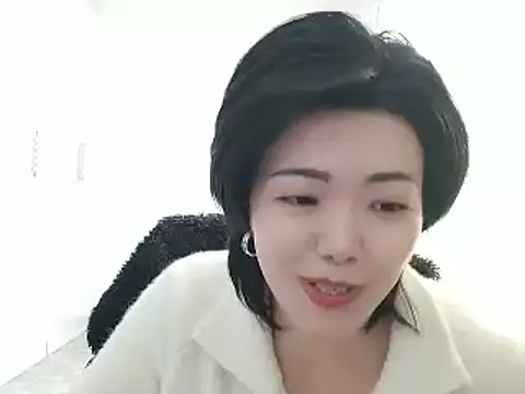 Snapshot of Nikishine chatting on February 5, 7:24 am Nikishine online show from February 5, 7:24 am