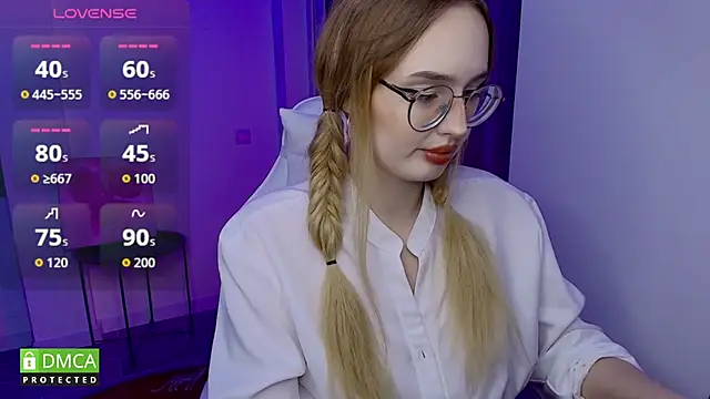 Snapshot of AdeLuna chatting on February 18, 9:22 pm AdeLuna online show from February 18, 9:22 pm