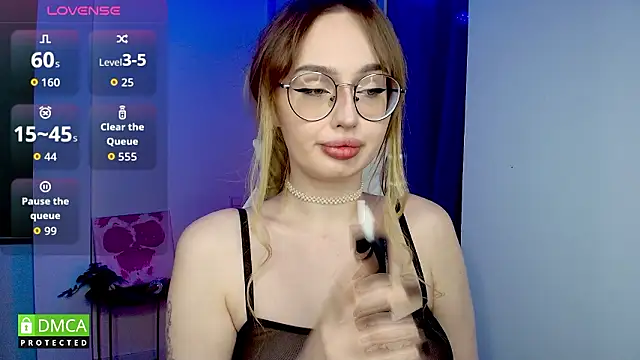 Snapshot of AdeLuna chatting on February 28, 9:05 pm AdeLuna online show from February 28, 9:05 pm