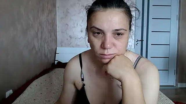 Snapshot of LorraGrey chatting on July 2, 6:30 am LorraGrey online show from July 2, 6:30 am