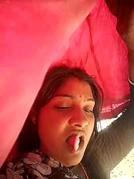 Snapshot of Hotty_raghni chatting on March 2, 7:37 am Hotty raghni online show from March 2, 7:37 am