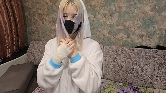 Snapshot of Yunakiss chatting on February 16, 7:43 pm Yunakiss online show from February 16, 7:43 pm