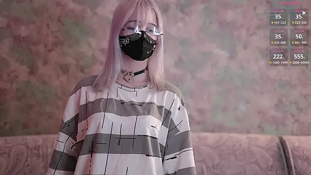 Snapshot of Yunakiss chatting on March 1, 9:17 pm Yunakiss online show from March 1, 9:17 pm