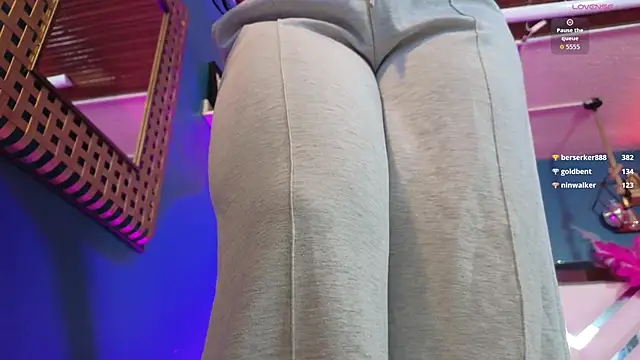 Snapshot of Ladyy_brownn chatting on February 21, 11:33 am Ladyy brownn online show from February 21, 11:33 am