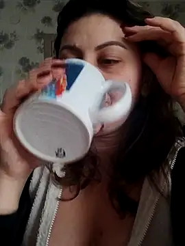 Snapshot of Soli9999 chatting on February 22, 5:19 am Soli9999 online show from February 22, 5:19 am