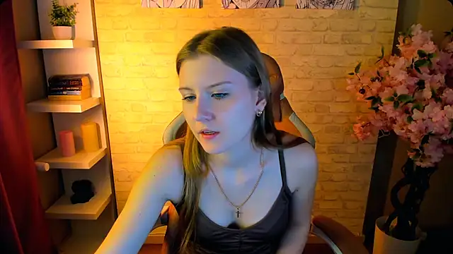 Snapshot of Caroline_Desire_ chatting on February 24, 7:50 am Caroline Desire online show from February 24, 7:50 am