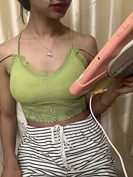 HEENA-STRIP online show from March 19, 5:00 am