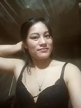 Snapshot of Momo-biki chatting on April 29, 8:40 am Momo-biki online show from April 29, 8:40 am