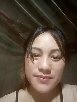 Snapshot of Momo-biki chatting on May 1, 12:21 pm Momo-biki online show from May 1, 12:21 pm