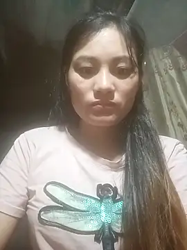 Snapshot of Momo-biki chatting on May 9, 10:15 pm Momo-biki online show from May 9, 10:15 pm