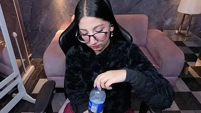 Sophie jones b online show from March 5, 12:45 pm