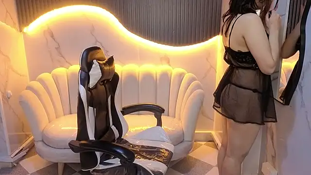 Snapshot of Valerie_moon_b chatting on February 27, 1:00 pm Valerie moon b online show from February 27, 1:00 pm