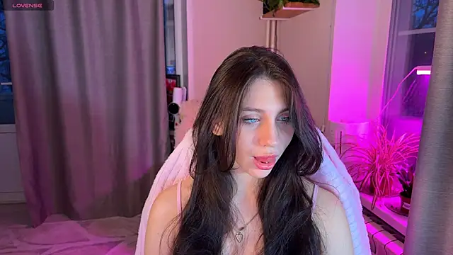 lunawho online show from March 15, 3:23 am