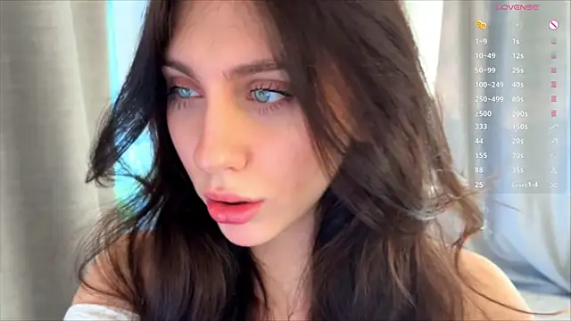 lunawho online show from April 22, 5:32 am