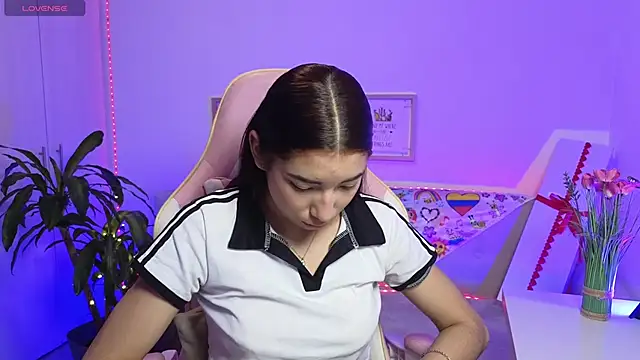 Snapshot of Sofiagomez777 chatting on February 28, 1:06 am Sofiagomez777 online show from February 28, 1:06 am