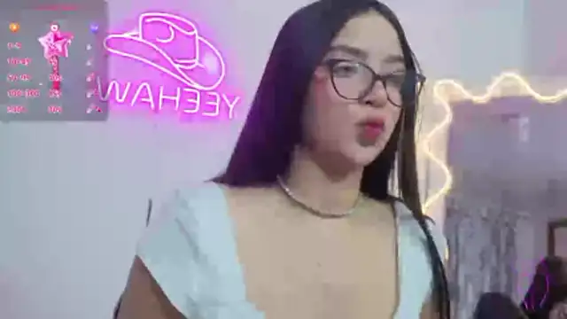 Snapshot of MILAH_TAY chatting on February 12, 11:49 am MILAH TAY online show from February 12, 11:49 am