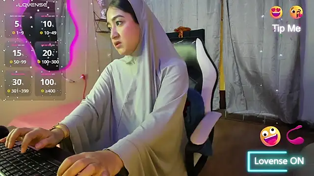 SamiraAwada online show from February 28, 6:42 pm