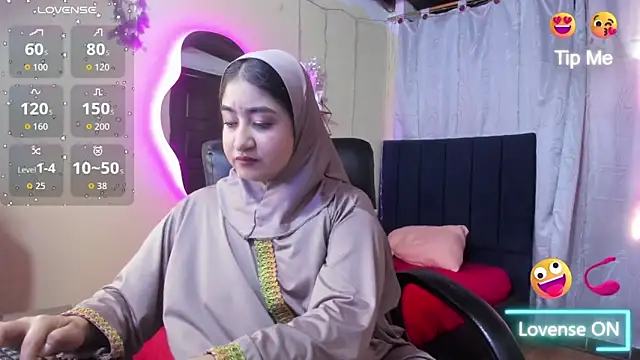 SamiraAwada online show from March 28, 12:27 pm