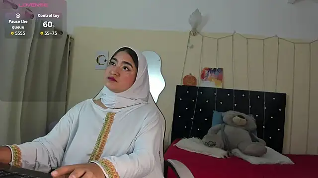 Snapshot of SamiraAwada chatting on May 13, 7:11 pm SamiraAwada online show from May 13, 7:11 pm
